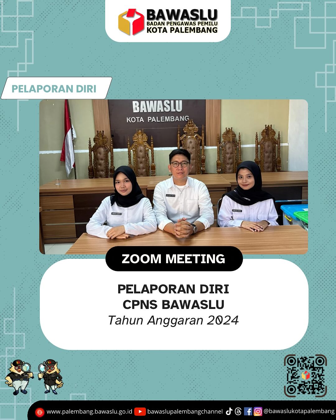 Tiga CPNS baru Bawaslu Kota Palembang berpakaian seragam putih duduk berjejer di ruang sidang resmi dengan latar logo "BAWASLU KOTA PALEMBANG", mengikuti kegiatan pelaporan diri secara daring melalui Zoom Meeting nasional.