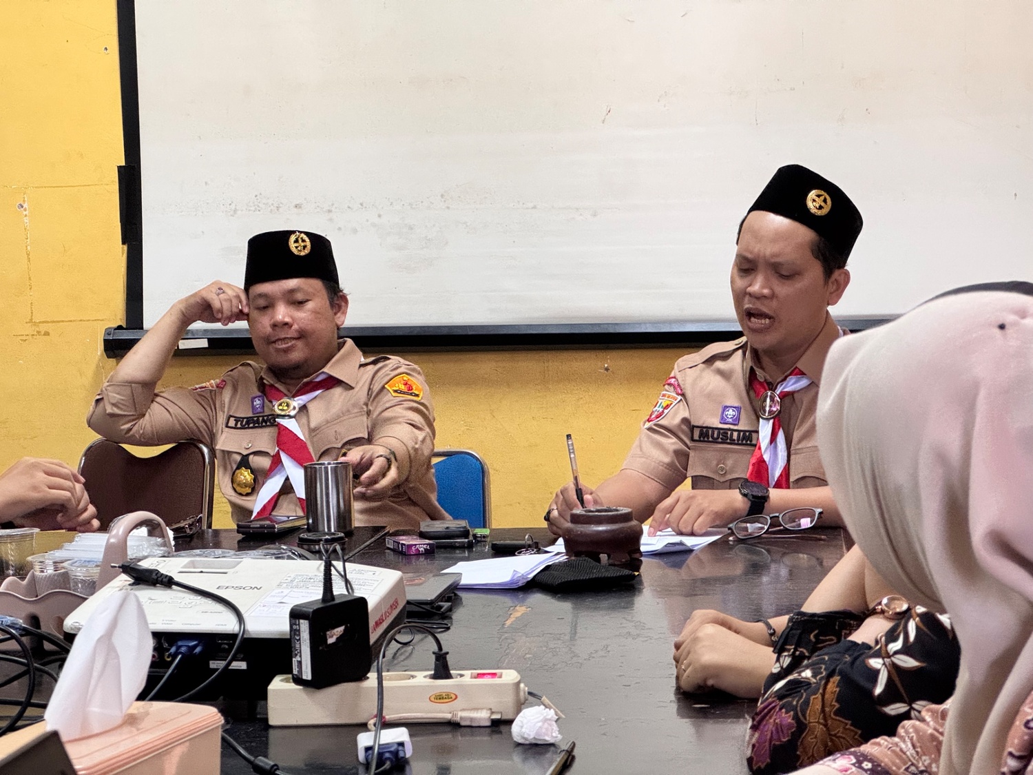 Pimpinan Bawaslu Kota Palembang dalam salah satu agenda kelembagaan. Dokumentasi arsip Humas Bawaslu Kota Palembang.