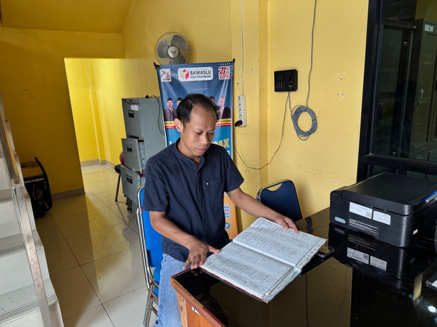 Koordinator Divisi Hukum dan Penyelesaian Sengketa Bawaslu Kota Palembang, M. Hasbi, menyampaikan refleksi mengenai kematangan kelembagaan, pelaksanaan kewenangan, dan akuntabilitas publik di Bawaslu Kota Palembang, Kamis (13/8/2026). Foto: Humas Bawaslu Kota Palembang.