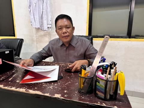 Koordinator Divisi Penanganan Pelanggaran, Data dan Informasi Bawaslu Kota Palembang, Efan Yutawan, berdialog terkait kesiapan uji petik data pemilih di 18 kecamatan se-Kota Palembang sebagai tindak lanjut pengawasan PDPB Triwulan I Tahun 2026, Selasa (14/04/2026).