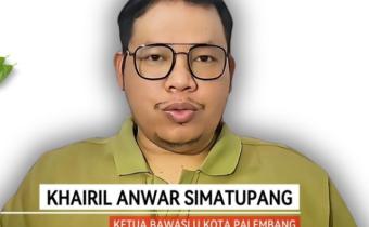 Ketua Bawaslu Kota Palembang, Khairil Anwar Simatupang, menyampaikan pernyataan resmi dalam rangka peringatan HUT ke-17 Bawaslu RI, Jumat (11/7/2025). Pernyataan tersebut menjadi bagian dari refleksi kelembagaan untuk memperkuat strategi pengawasan dan komunikasi publik di masa nontahapan.