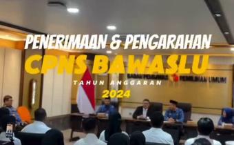 Cuplikan kegiatan penerimaan dan pengarahan CPNS Bawaslu Tahun Anggaran 2024 yang berlangsung di ruang rapat resmi Bawaslu RI. Terlihat jajaran pimpinan duduk di meja depan, sementara para CPNS mengenakan seragam putih-hitam mengikuti pengarahan dengan tertib. Tulisan “Penerimaan & Pengarahan CPNS Bawaslu Tahun Anggaran 2024” tampil di tengah layar sebagai penanda tema acara. Suasana formal namun penuh semangat pembekalan awal.