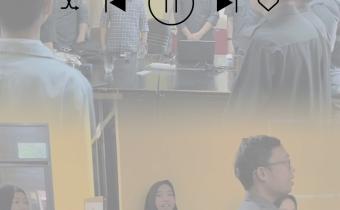 Suasana pegawai Bawaslu Kota Palembang berdiri menyanyikan Indonesia Raya pada pukul 10.00 WIB, Senin (14/7), di ruang kerja sekretariat.