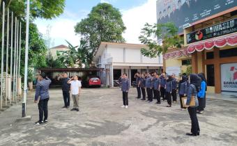 Yusnar Kembali Pimpin Apel, Tegaskan Penguatan Etos Kerja dan Disiplin Kelembagaan